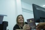 El documento suele estar listo en 24 a 48 horas tras completar el trámite y se entrega en la misma oficina de la Gobernación.
